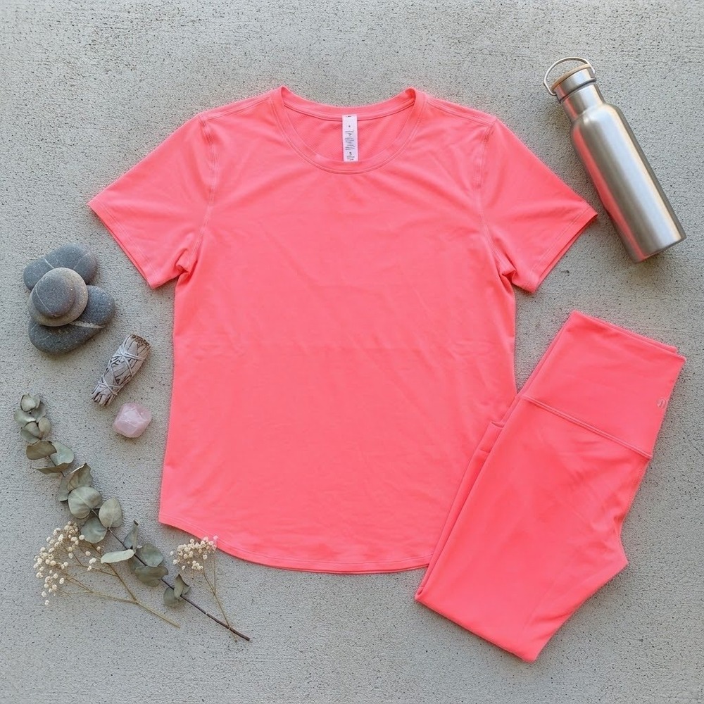 Lululemon High-Neck Running and Training T-Shirt Raspberry Cream Size 12